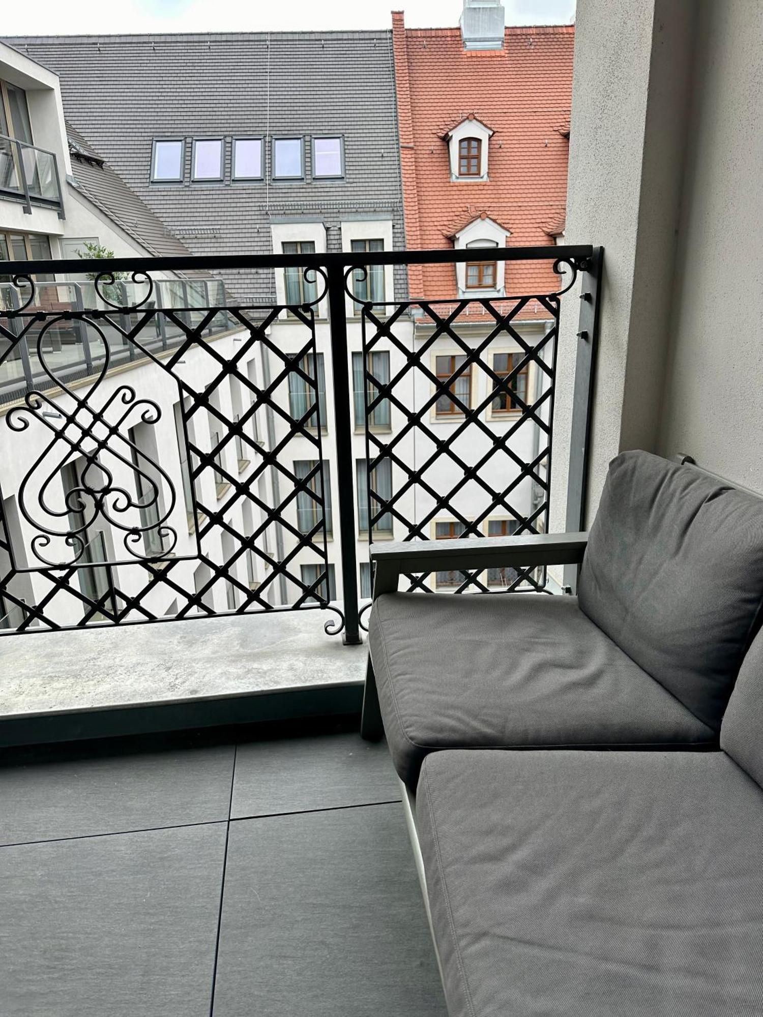 Exklusives Apartment Mit Einmaligem Blick Zur Frauenkirche - Parkplatz Kostenfrei Dresden Eksteriør billede