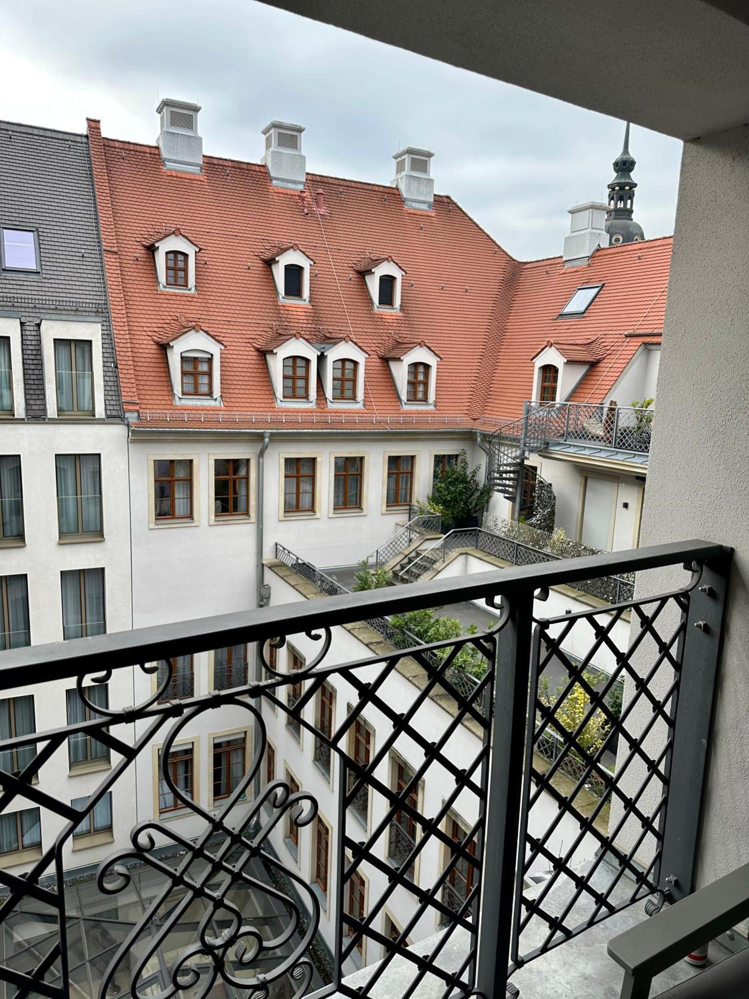 Exklusives Apartment Mit Einmaligem Blick Zur Frauenkirche - Parkplatz Kostenfrei Dresden Eksteriør billede